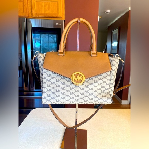 MICHAEL KORS Signature Saffiano Leather Satchel, GUC - Picture 1 of 16